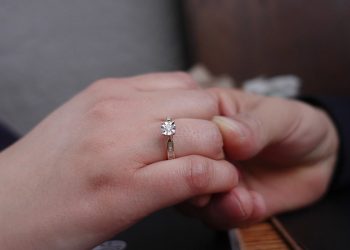 Factors to consider when choosing engagement rings
