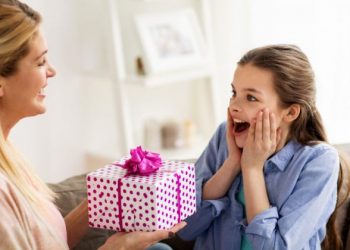 Is It Okay To Give Birthday Gifts to a Guy?
