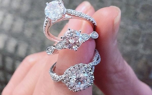 The Ultimate Guide to Choosing the Perfect Engagement Ring for Your Woman