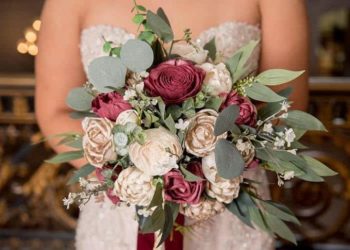 4 outstanding advantages of wooden flowers over traditional ones