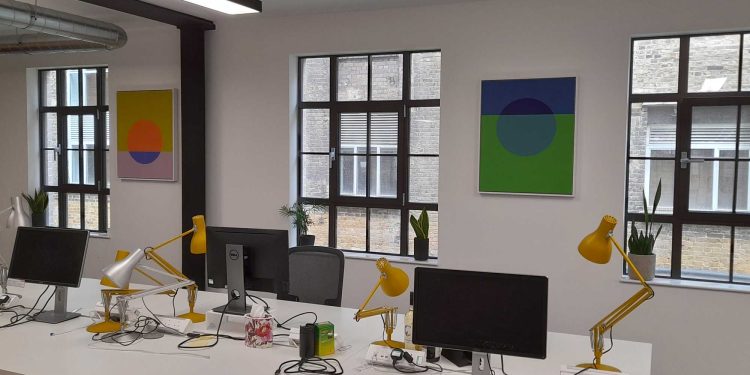 Art In The Workplace & How It Helps To Motivate People