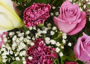 Express Your Emotions with Thoughtful Sympathy Flowers
