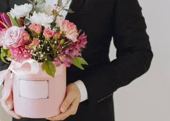 Flower Gifting Etiquette Around the World