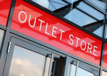 Tips for Finding Hidden Gems in Outlet Stores