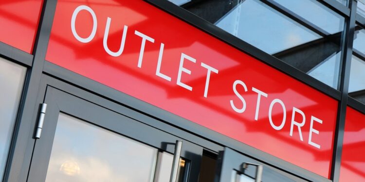 Tips for Finding Hidden Gems in Outlet Stores
