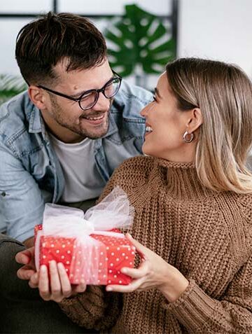 The Art of Intentional Gifting: Romantic and Meaningful Gift Ideas for Couples